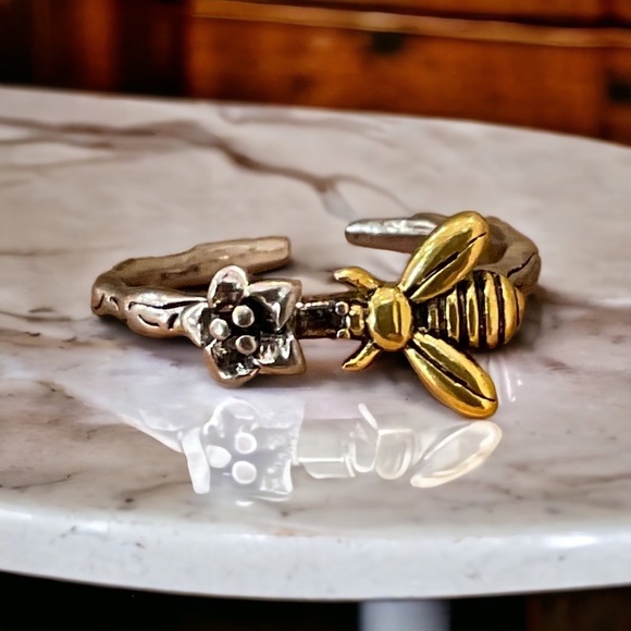 New Two Tone 925 Plated Fun Vintage Style Carved Bumble Bee & Pretty Flower Ring - Picture 7 of 9